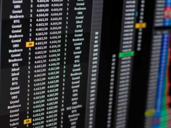 Bolsa interrompe sequência de 11 altas e cai 0,46%