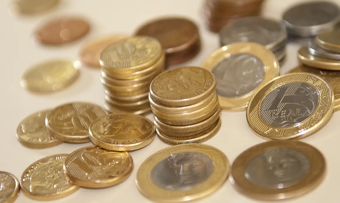 Mercado eleva previsão da inflação para 4,89% este ano