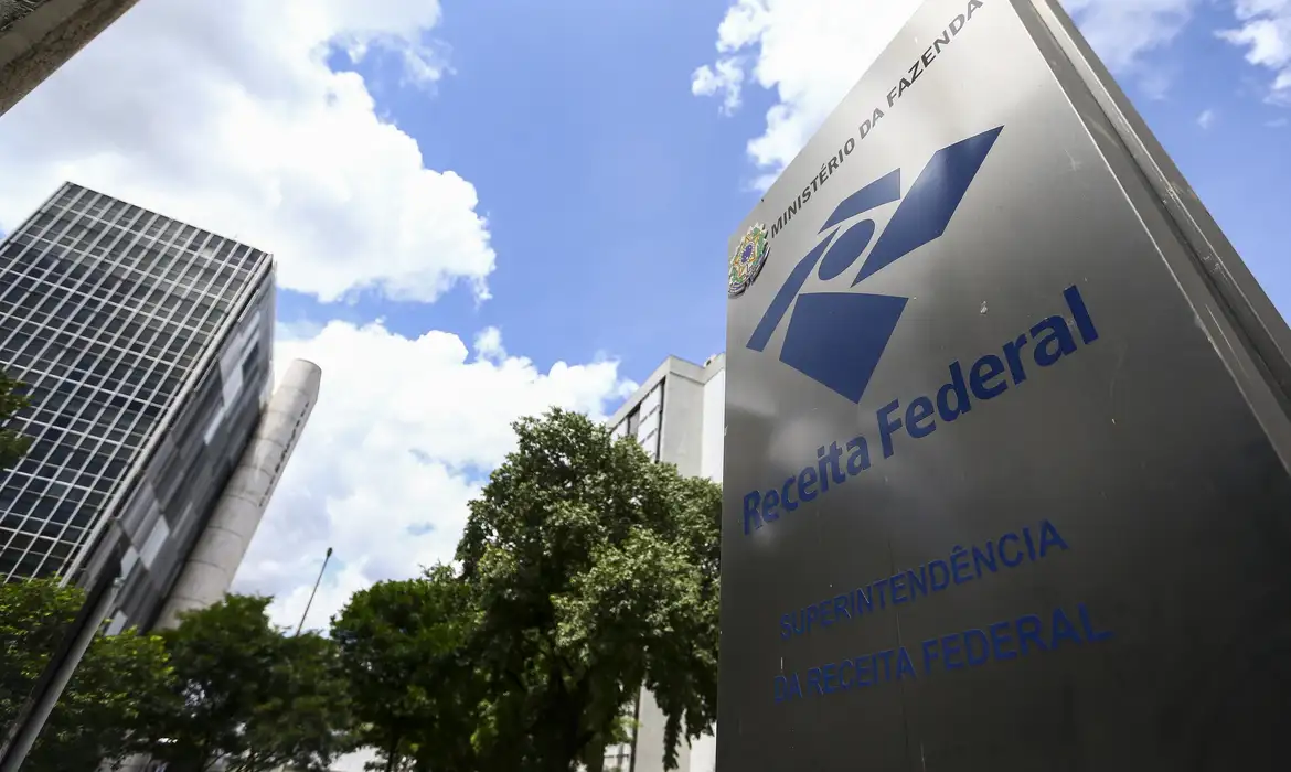 A menos de um mês do fim do prazo, 59% não enviaram declaração do IR