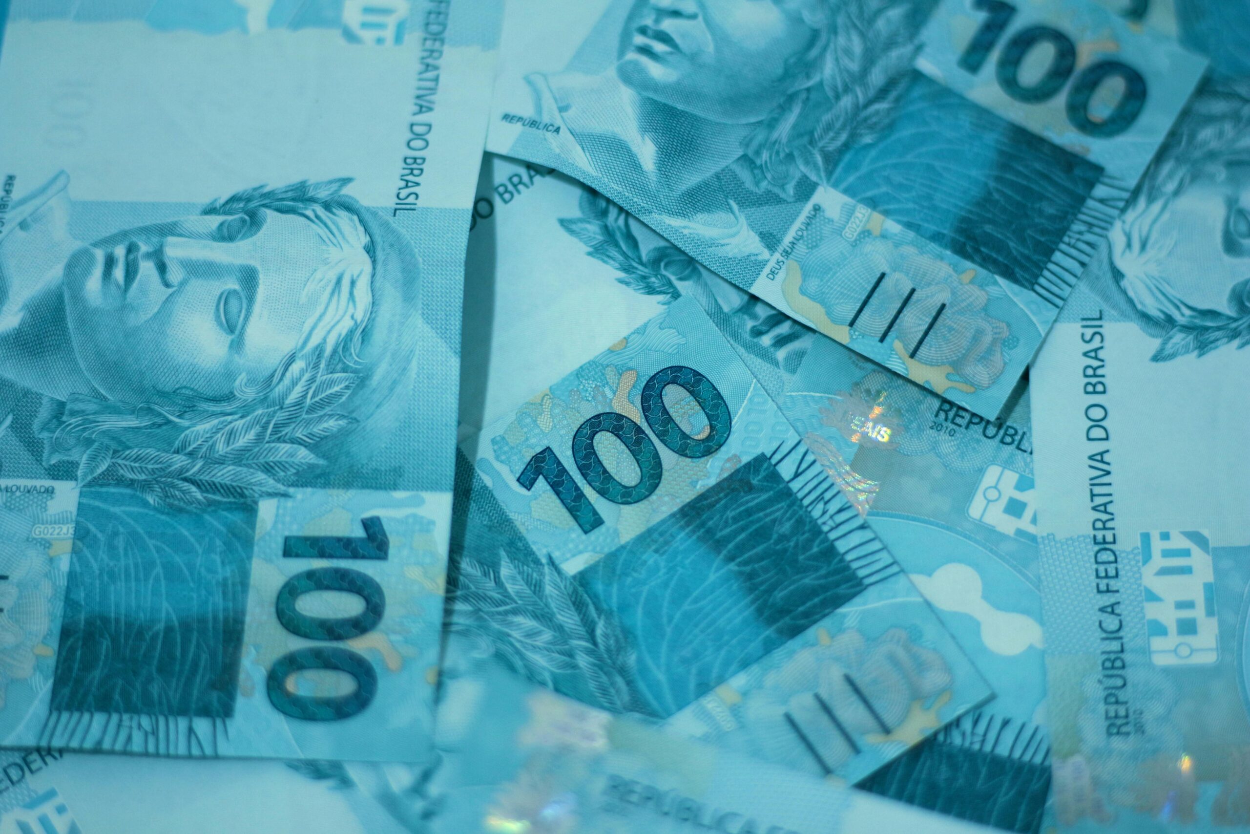 Renda sobe no Brasil, mas não consegue acompanhar custo de vida