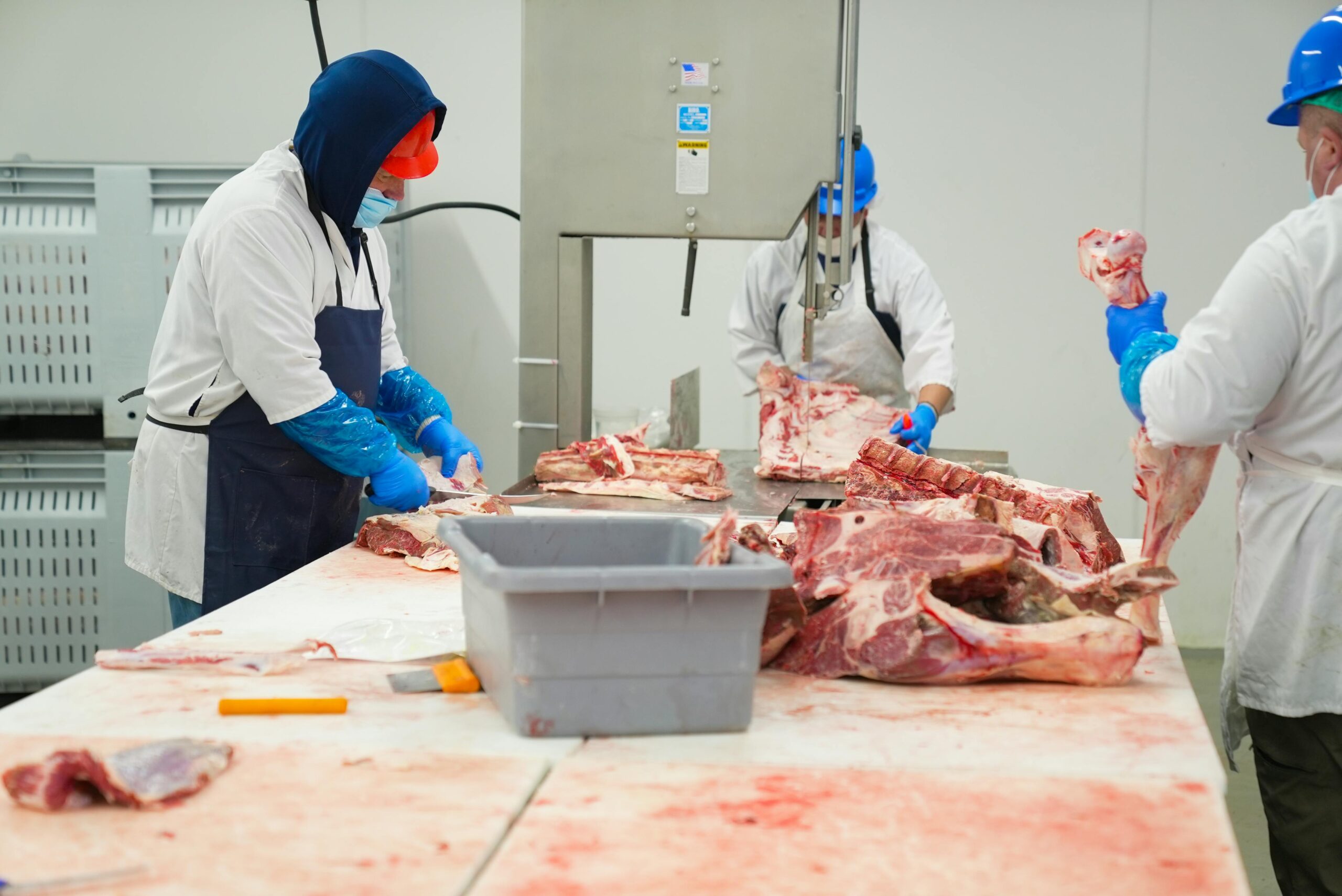 China reabilita 3 frigoríficos brasileiros para exportação de carne bovina