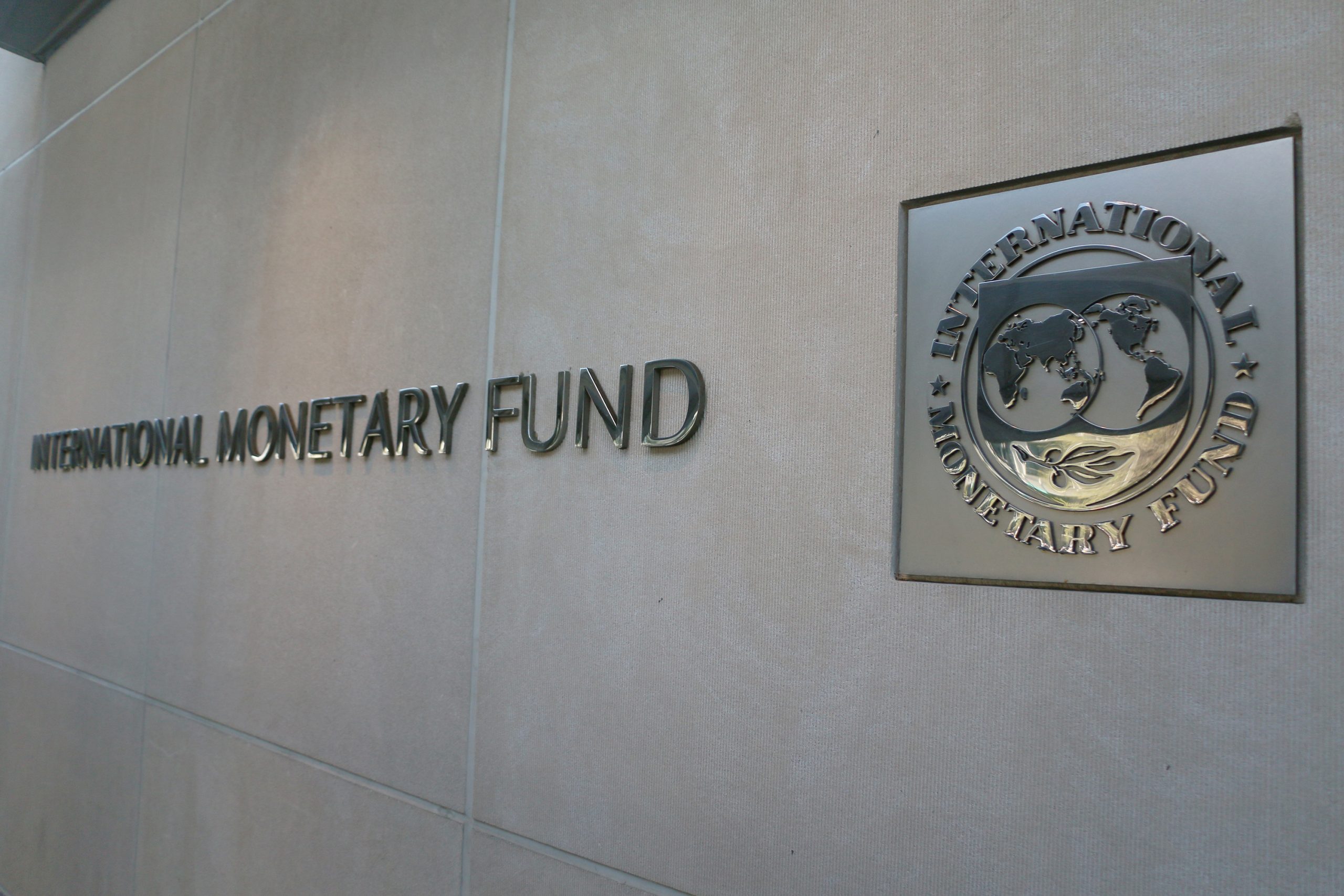 FMI destaca resiliência da economia brasileira e projeta PIB de 2,5%