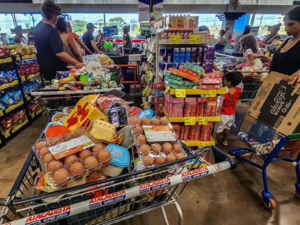 Prévia da inflação perde força pelo 2º mês e fecha junho em 0,41%