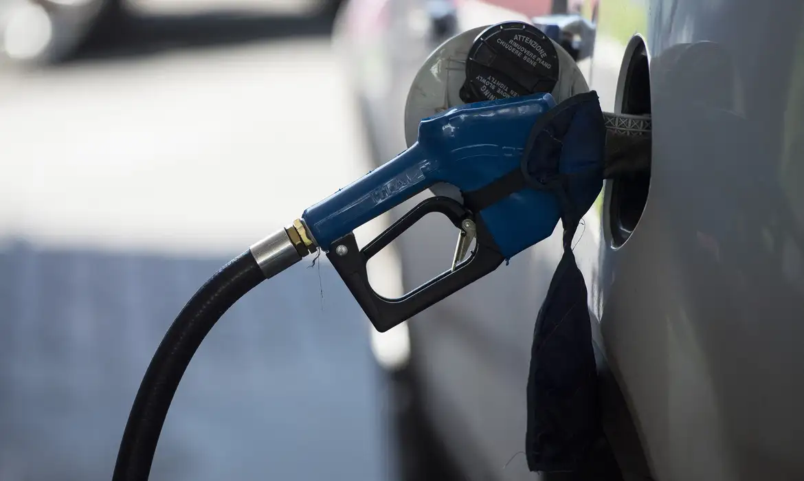 FGV: gasolina, etanol e café recuam e ajudam IGP-M cair 0,5% em junho