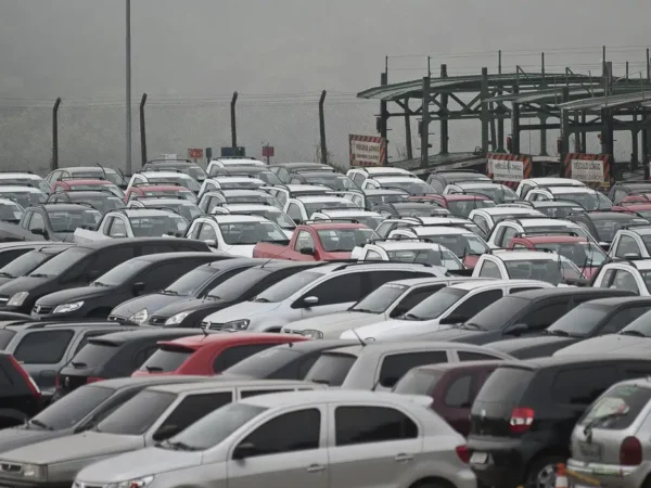 Venda de veículos novos no país sobe 15% até maio