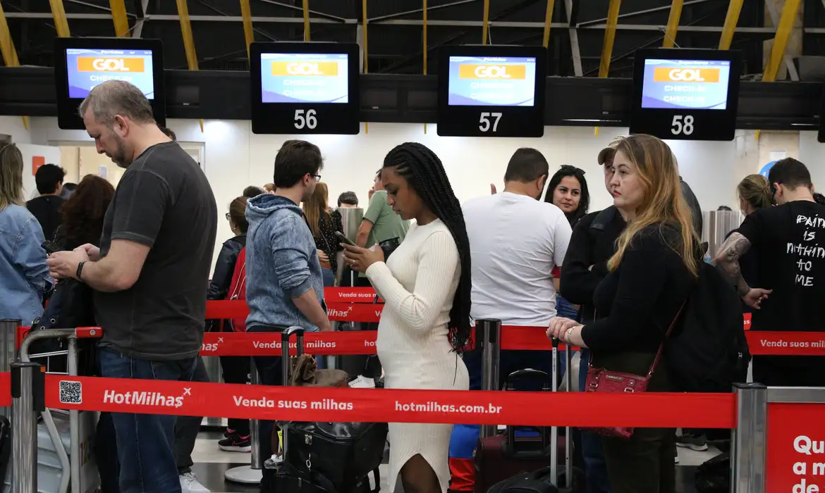Passagens aéreas nacionais encarecem 11,2% em maio, mesmo com medidas para frear alta de preços