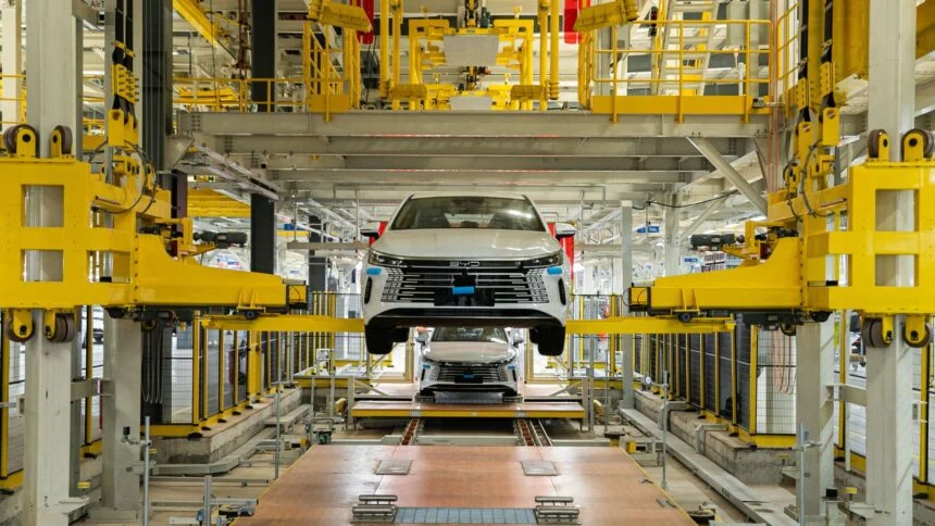 Lula diz que chegada da BYD na Bahia levou a indústria automobilística a acordar e investir