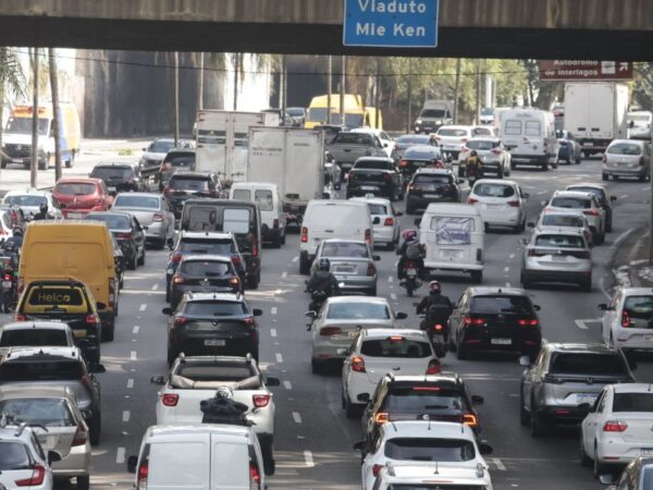 SP: segundo dia de greve paralisa parcialmente três linhas da CPTM