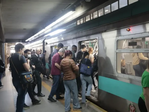 Termina a greve nas linhas de trens em São Paulo
