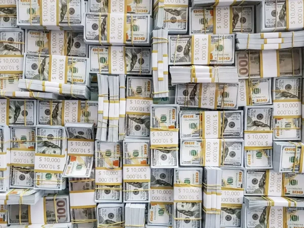 Com pessimismo externo, dólar sobe 0,47% e aproxima-se de R$ 5,20