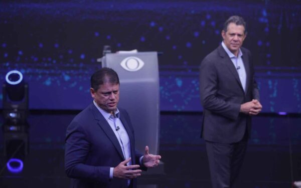 Tarcísio abre 28 pontos sobre Haddad e chega a 60,1% na disputa pelo governo de SP, aponta pesquisa