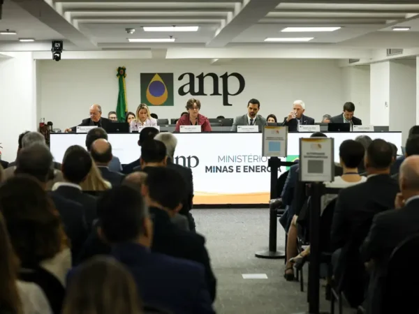 Leilão da ANP arrecada R$ 3 bilhões com a venda de 49 blocos